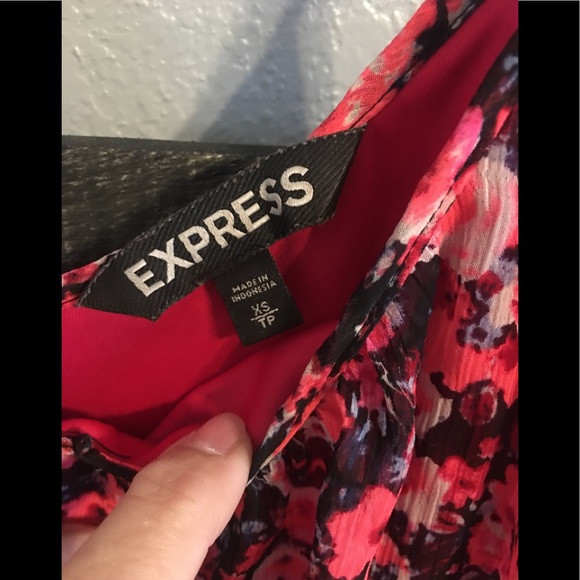 Express Flowery and Flowy Blouse - Picture 2 of 3